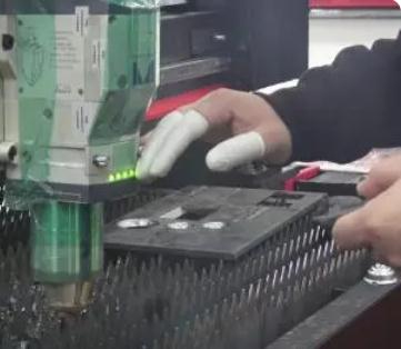 擦拭更换激光镜片2.JPG